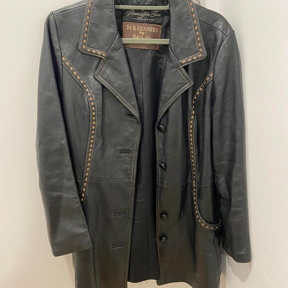 Unique Vintage Women's Black Coat - Picture 2 of 2